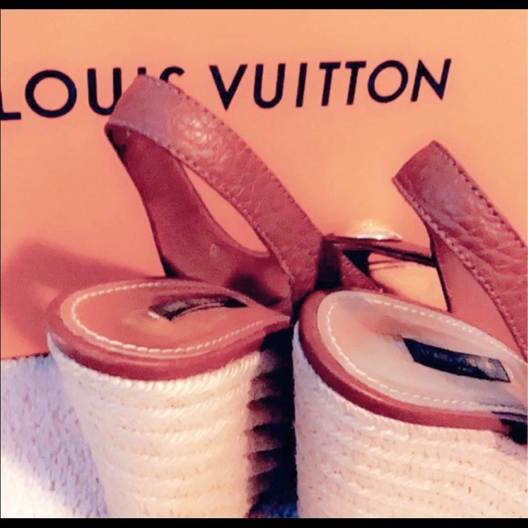💖Louis Vuitton Wedge Sandals💖 - Picture 3 of 4